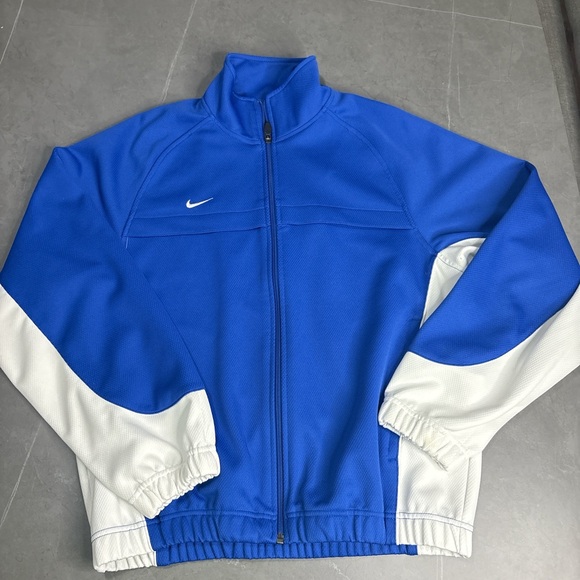 Nike Royal Blue Sports Shorts - Picture 1 of 2